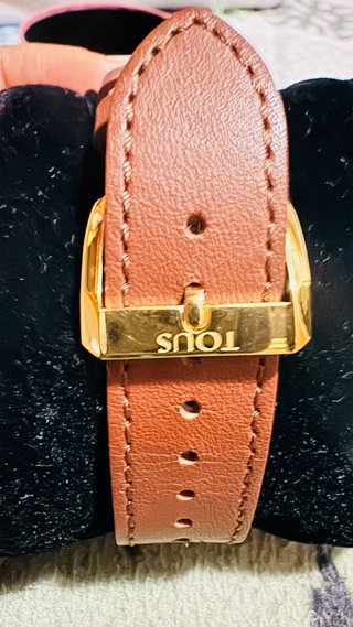 Reloj tous dorado