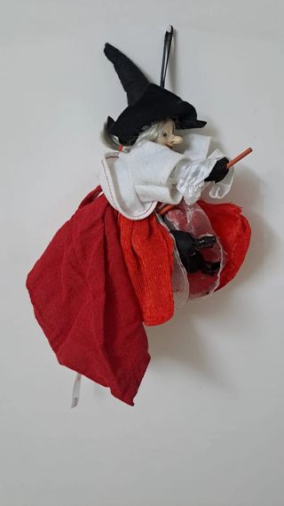 Befana Chiaralatte collezione Happyfania 2010