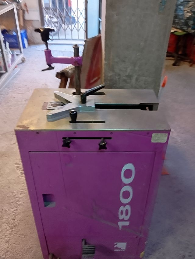 Ingletadora d grapas para Marcos.