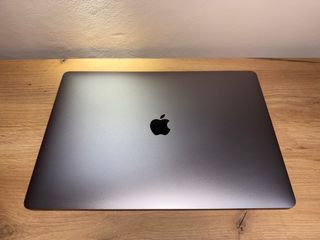 MacBook Pro 15" con TouchBar Intel Core i7 2,9Ghz