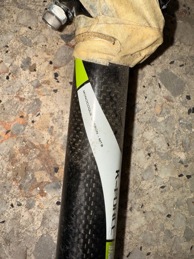 Telaio della sella in carbonio