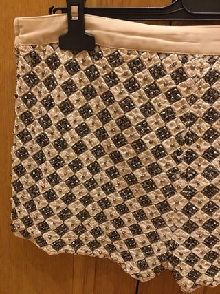 BERMUDAS DE HYM CON LENTEJUELAS 