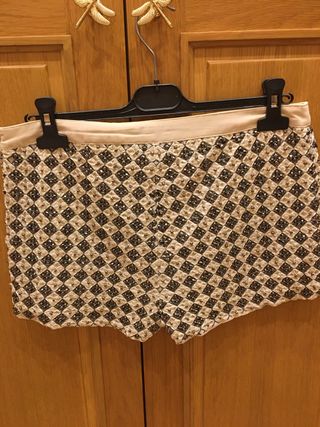 BERMUDAS DE HYM CON LENTEJUELAS 