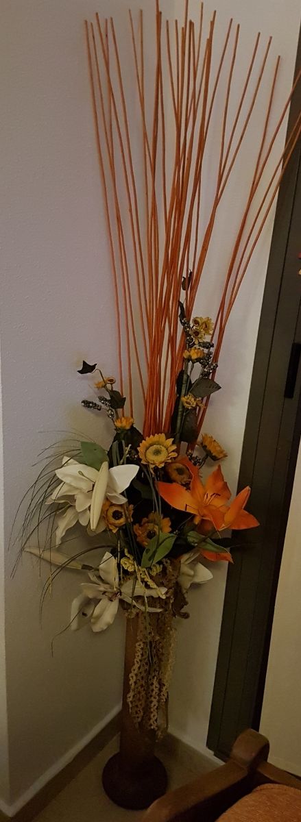 Columna de flores artificiales