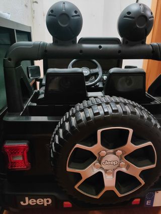 Coche eléctrico JEEP todoterreno