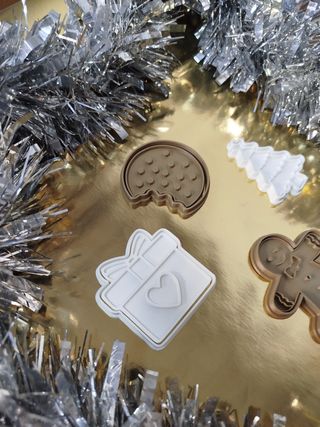 Christmas 4 cookie cutter set - new