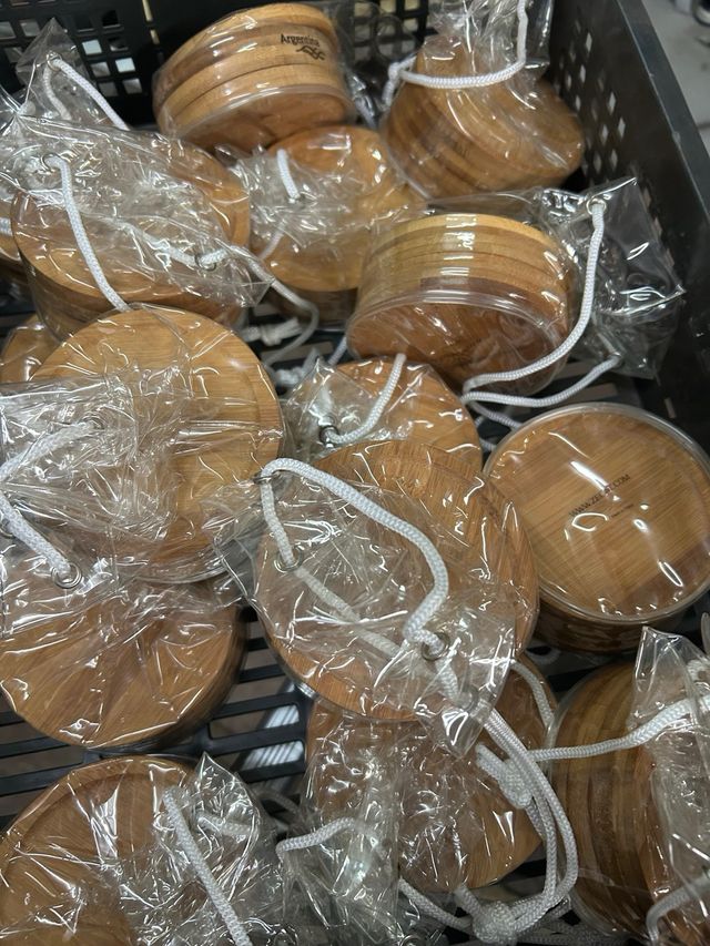 Portavasos de madera.