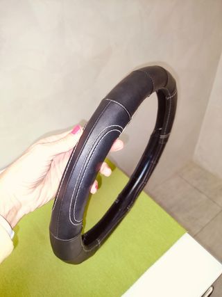 Cubre volante de piel 