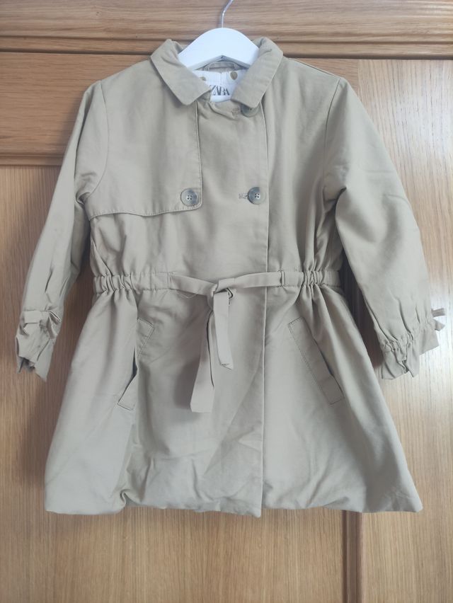 POCO USO! Zara 3-4 años gabardina