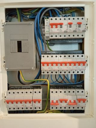 Electricista Instalaciones, Montajes