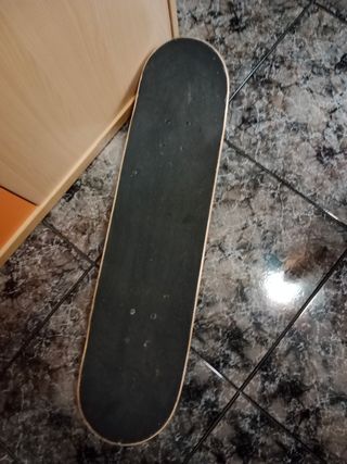 Monopatín marca OXELO