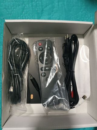 Proyector portátil nuevo sin uso. Último precio.