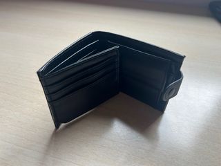 Cartera de color negra