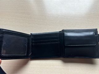 Cartera de color negra