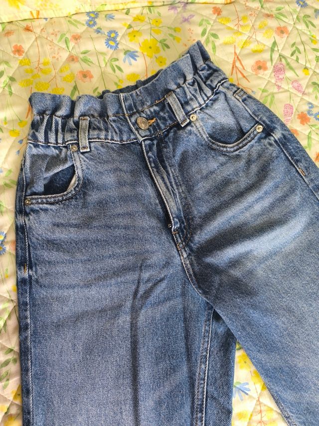 Pantalón vaquero con goma en la cintura