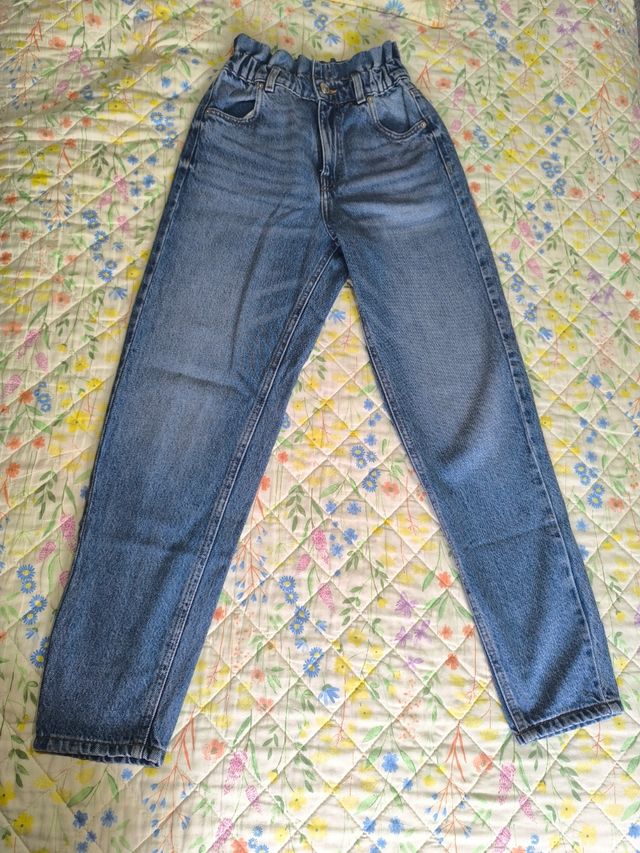 Pantalón vaquero con goma en la cintura