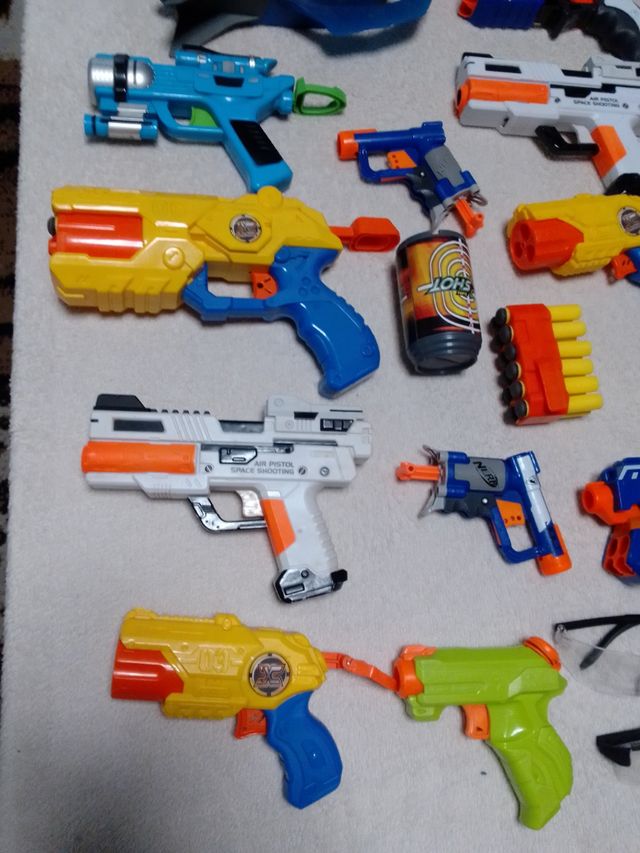 Lote de pistolas nert