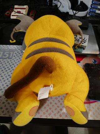 Peluche Pokémon raichu