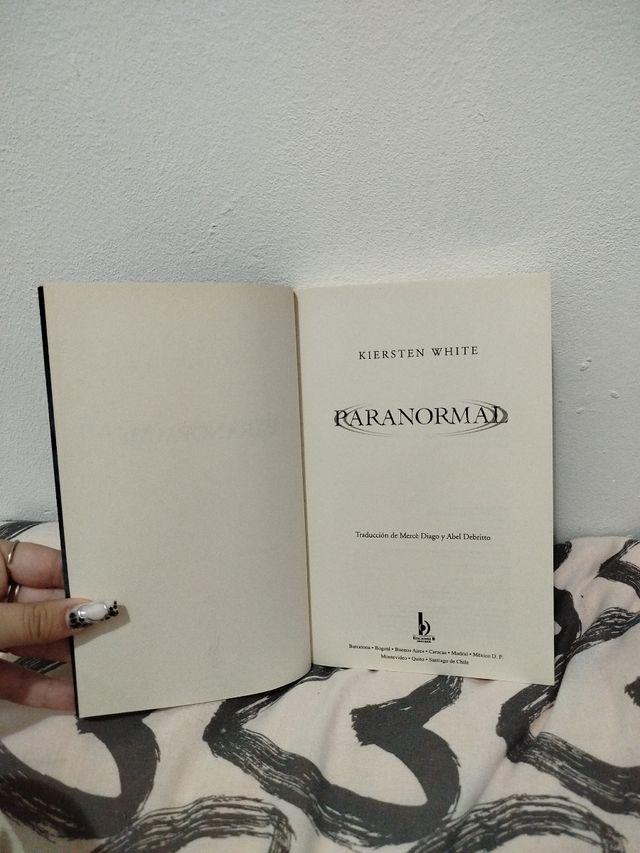 "Paranormal" de Kiersten White