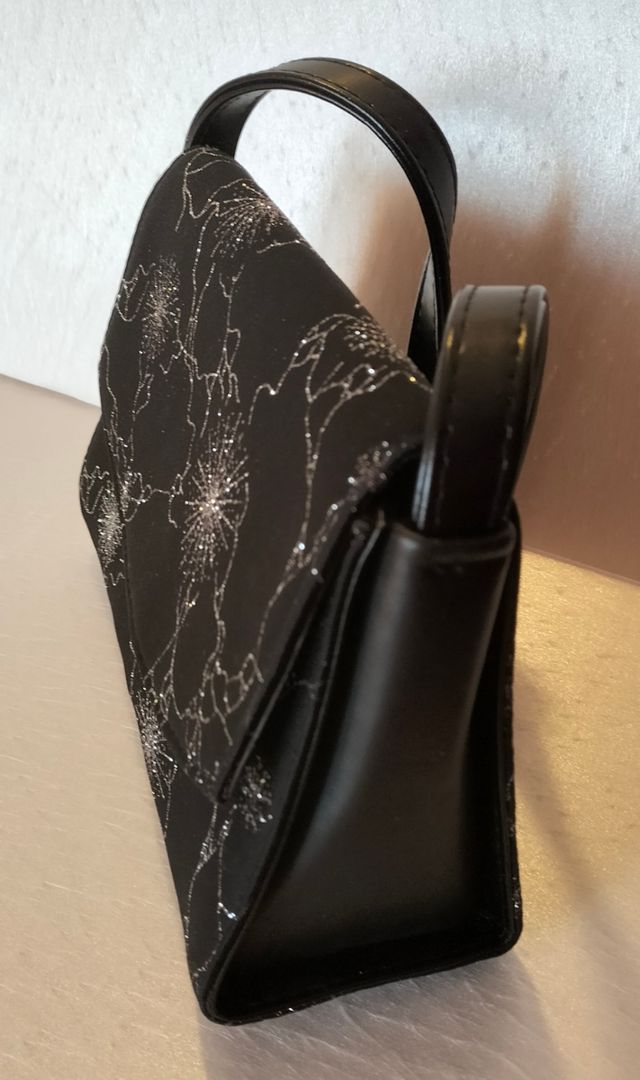 Borsetta elegante in tessuto ed ecopelle nera