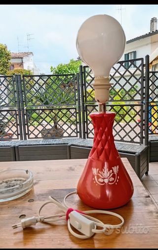 Lampada da tavolo 