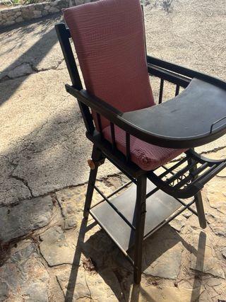 Trona bebé antigua restaurada