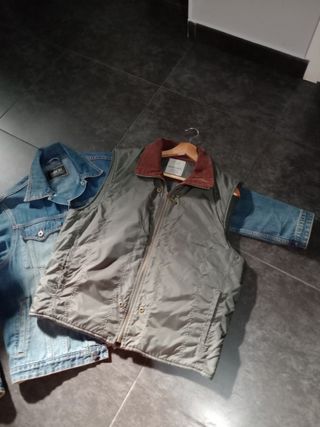 Cazadora vaquera dos piezas,casi nueva