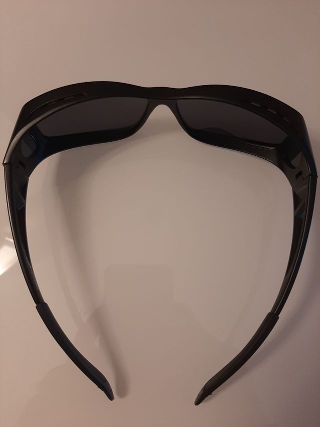 OCCHIALI DA SOLE POLARIZZATI AVVOLGENTI