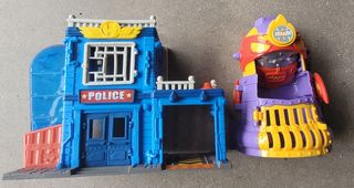 Superzings Comisaría y torre