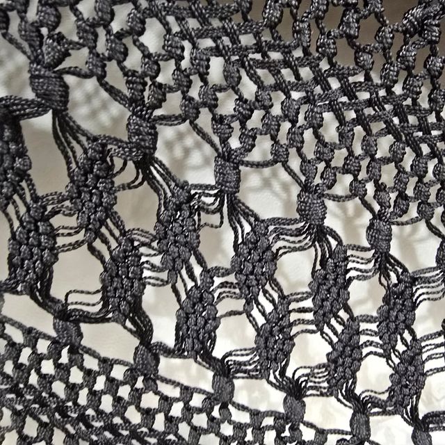 Manton de Manila rojo y marfil