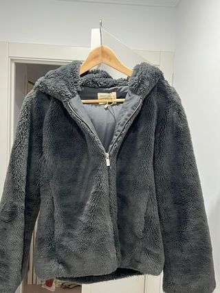 Chaquetón de pelo para niña
