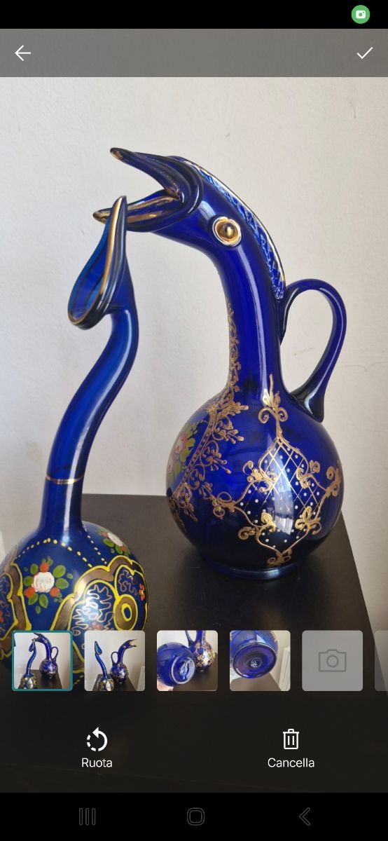 Coppia di antiche Brocche Persiane