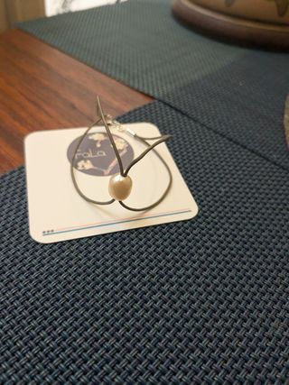 Pulsera minimalista hecha a mano