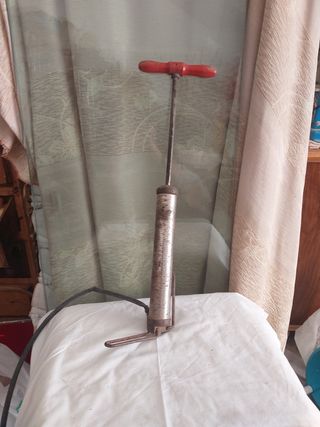 Bomba antigua de inflar