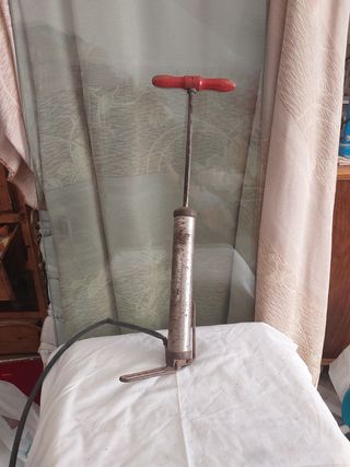 Bomba antigua de inflar