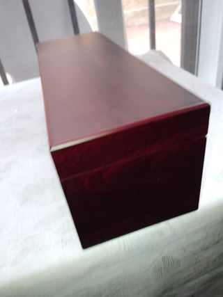 Caja accesorios para enófilos. Vinoteca