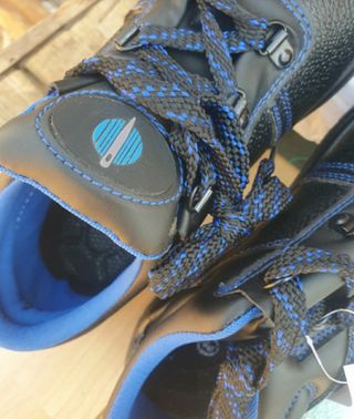 Zapatos de seguridad.