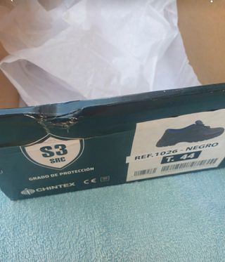 Zapatos de seguridad.