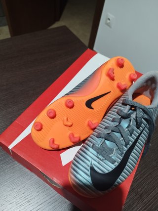 Botas Fútbol Nike Mercurial 2018. N°32