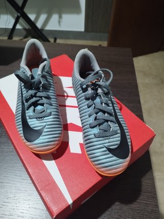 Botas Fútbol Nike Mercurial 2018. N°32