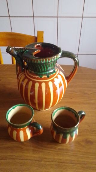 Set de jarra y tazas