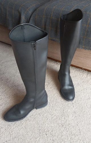 Botas altas de piel. 