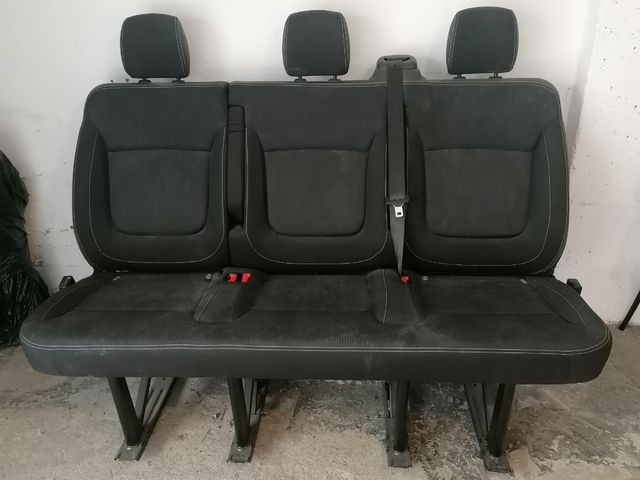 2ª fila asientos (Renault Trafic Combi)