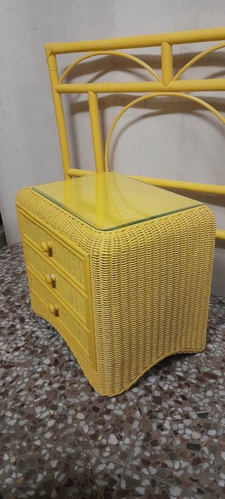 Mesa mimbre con cabezal individual