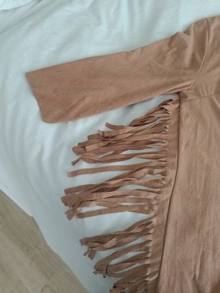 Vestido de antelina con flecos