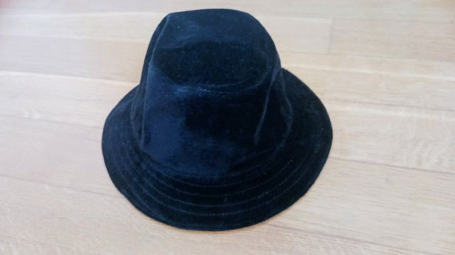 Cappello velluto nero