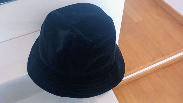 Cappello velluto nero