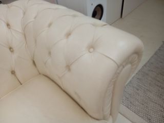 Sofá Chesterfield piel blanca
