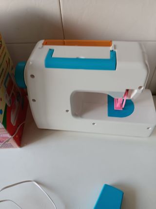 Maquina coser de juguete