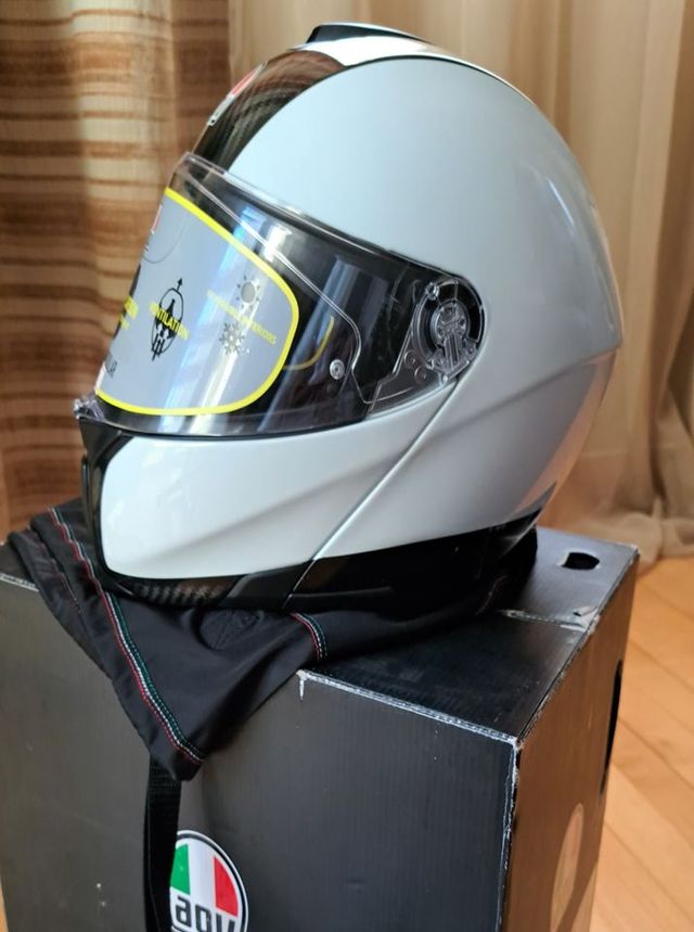 Capacete AGV Sportmodular Carbon - Novos